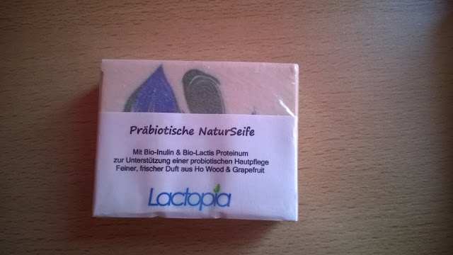 Lacpotia Natur Seife verpackt.