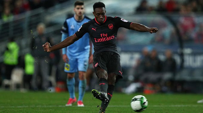 Welbeck wrong to try to score penalty, says Wenger