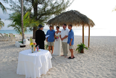 Wedding Ceremony Vows on Sand Ceremony  Wedding Vow Renewal  Grand Cayman     Simply Weddings