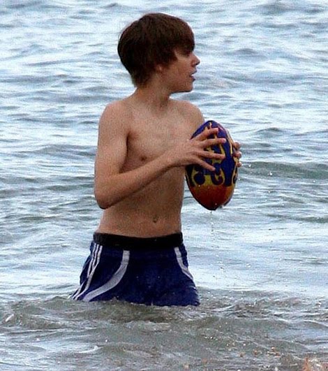 Here's some hot Bieber body