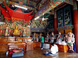 TEMPLO BUDISTA BEOMEOSA. BUSAN, COREA DEL SUR