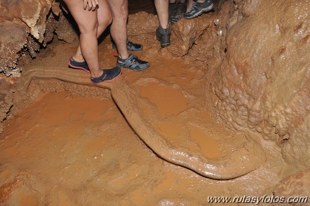 Cueva de la Excéntricas