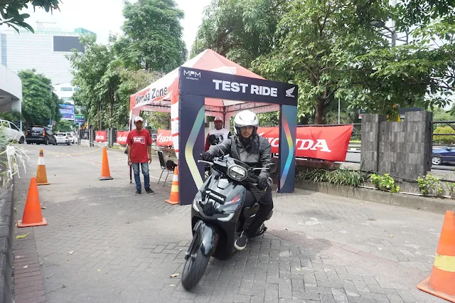 Gildacustik di Acara Peluncuran Honda Skutik Premium 160cc Penawaran Menarik Pembelian Honda Stylo 160