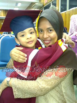 graduation puteri sulung ibu 14