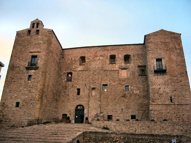 Το κάστρο του Castelbuono.