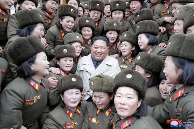 Squadra del piacere di Kim Jong-un, dove le ragazze vergini "intrattengono" i leader della Corea del Nord