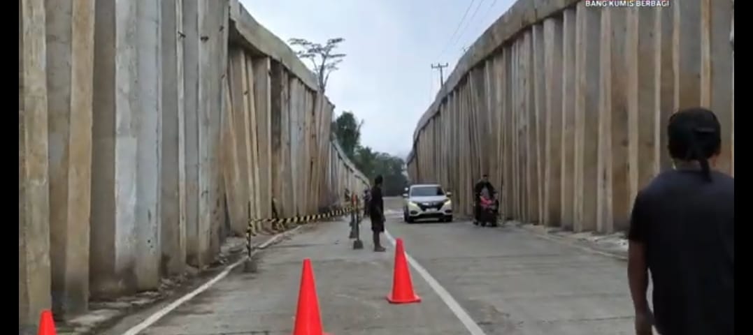AM Prediksi Beton Penyangga di Jalan Bangangah Akan Ambrol Kembali