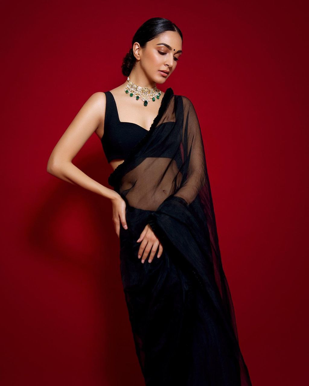 Kiara advani black dress