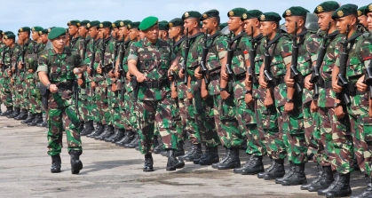 2013 TNI Siapkan Satu Batalion Infanteri di Perbatasan Malaysia