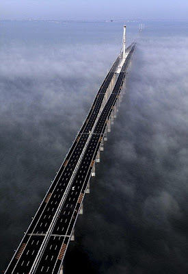 China Opens World's Longest Sea Bridge Seen On coolpicturesgallery.blogspot.com