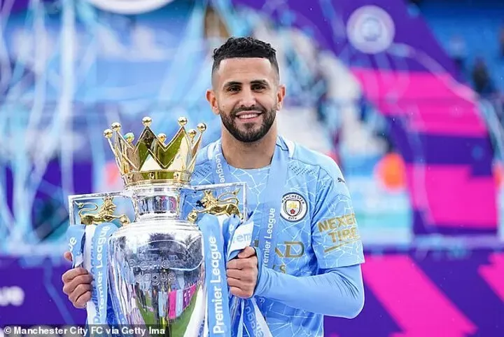 Mahrez rejects Arsenal rumours and hopes to stay at Man City