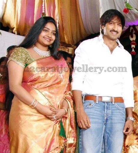 Gopichand Wife Reshma Heavy Choker