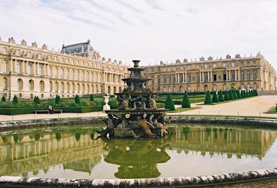 Fountain-Gardens-of-Chateau-de-Versailles-Palace-of-Versailles-France-travel