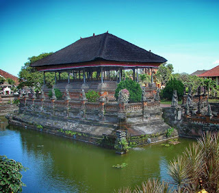 peranan-teknologi-informasi-dalam-pariwisata-budaya-Bali
