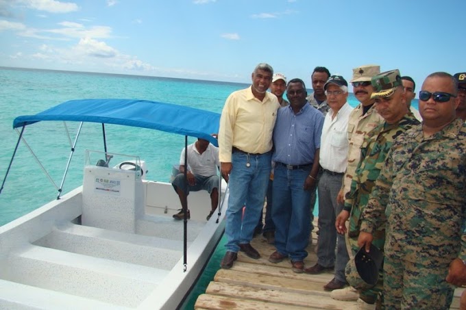 MINISTERIO MEDIO AMBIENTE ENTREGA LANCHA PARA CONTROL Y MONITOREO DE AVES EN ISLAS ALTO VELO Y BEATA DE PEDERNALES