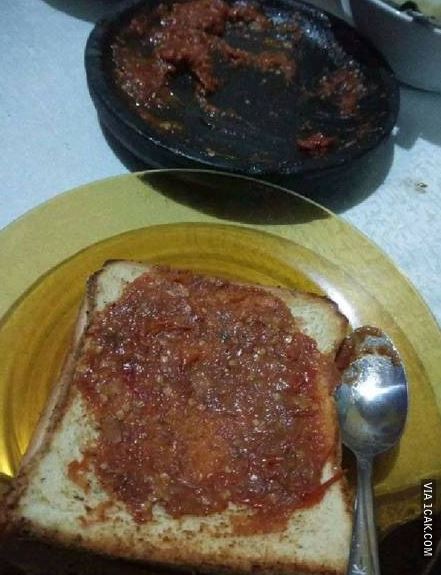 10 Meme Lucu 'Menu Sarapan Orang Indonesia' Ini Bikin Geleng-geleng Kepala