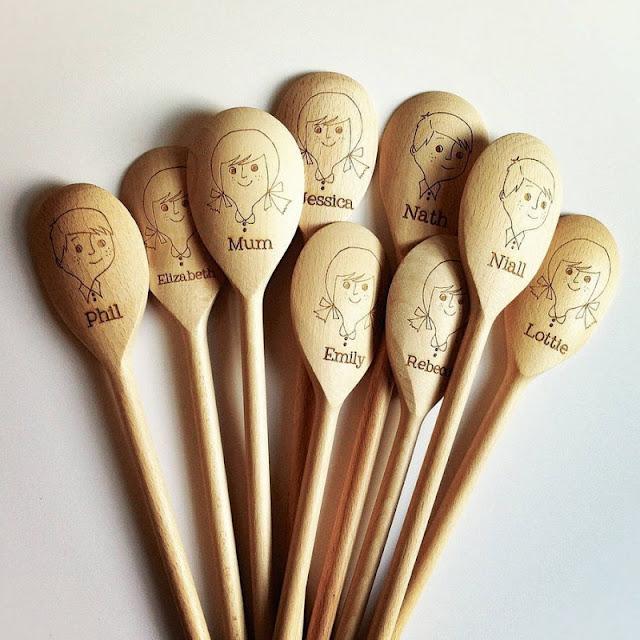 wonderful-unusual-wedding-favor-a-face-carved-wooden-spoon