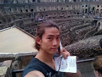 اعضاء 2PM يشعرون بالغيرة لان زميلهم Taecyeon في  روما، إيطاليا!