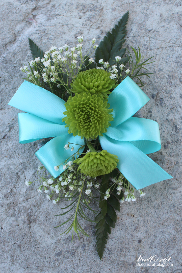 How To Make A Wrist Corsage Or Boutonniere With Fresh Flowers