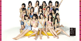 HKT48 in swimsuits.