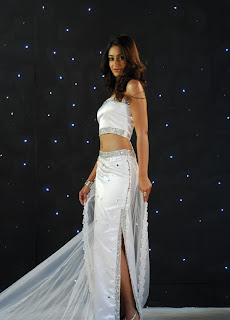 Actress Illeana photo in white at ramp