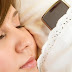 Membawa Ponsel Ke Tempat Tidur Bisa Sebabkan 3 Penyakit Berikut