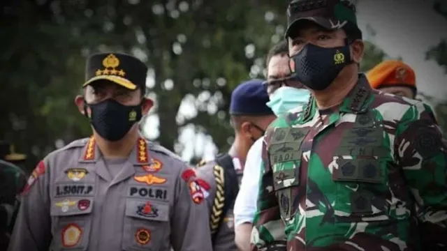 Lecehkan Duka Kapal Selam TNI, Oknum Polisi Nodai Kemesraan 2 Jenderal