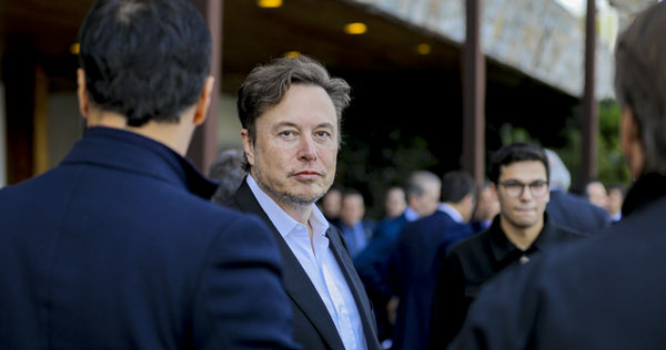 Elon Musk demanda a OpenAI por incumplimiento de contrato y exige regreso a modelo de código abierto