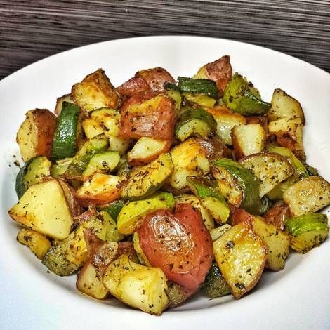 Great recipe for Roasted Zucchini and Red Potatoes. Tonight I was starving and had to come up with something quick and easy because my twins were feeling restless. 😩 So I decided to roast some red…