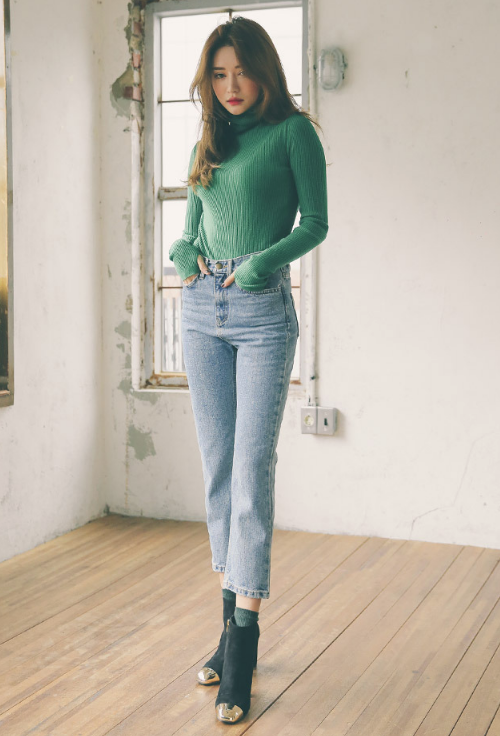 Slim Cropped High-Rise Jeans