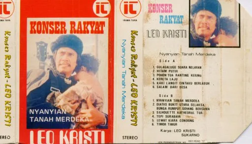 "Salam dari Desa" ini ada di album "Konser Rakyat Leo Kristi" (KRLK) Nyanyian Tanah Merdeka (1977).