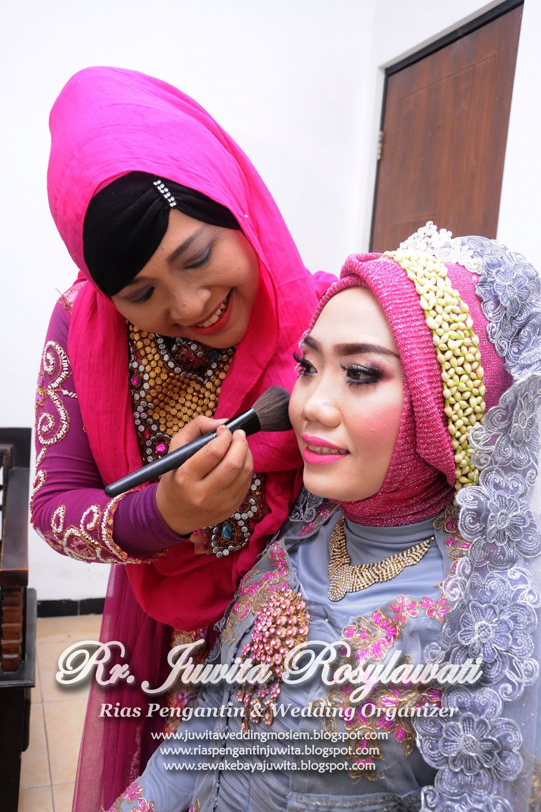 Inspirasi 43 Warna  Jilbab  Abu Silver 