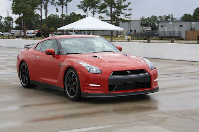 Gambar Bagus Nissan GT-R Premium - 2012