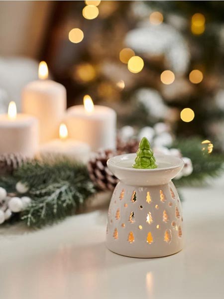 Χριστουγεννιάτικα Κεριά και Κηροπήγια για φως και λάμψη στις γιορτές