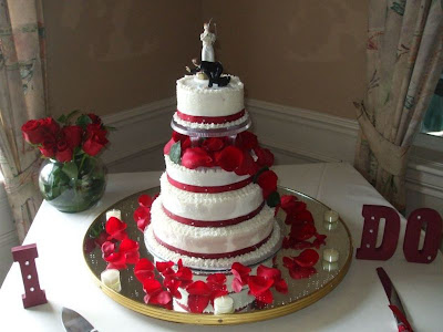 Round Wedding Cakes Red And Black