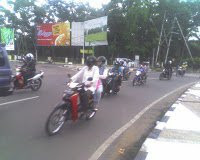 http://www.jadigitu.com/2012/11/undang-undang-lalu-lintas-membuat-kita.html