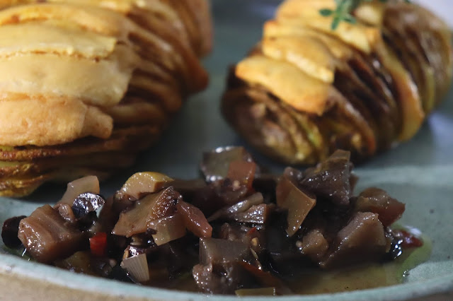 Receita Neoo de Batata Hasselback com Queijo