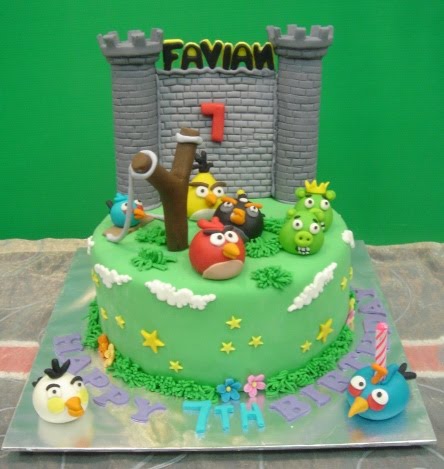 Angry Birds Cake on Yochana S Cake Delight    Angry Birds For Favian