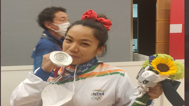 Mirabai chanu became the first athlete is called, उपलब्धि पर खुशी जताई