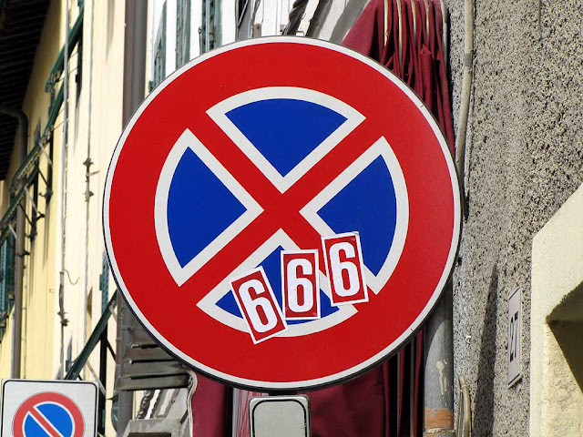 666 on a traffic sign, Livorno