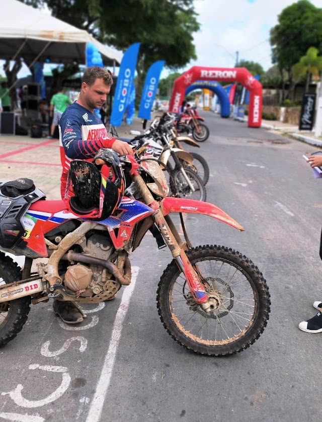 Chuva surpreende pilotos das motos no primeiro dia do Rally Piocerá 2023