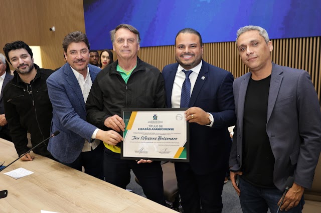 Câmara de Aparecida entrega título de cidadão ao ex-presidente Jair Bolsonaro em sessão solene histórica