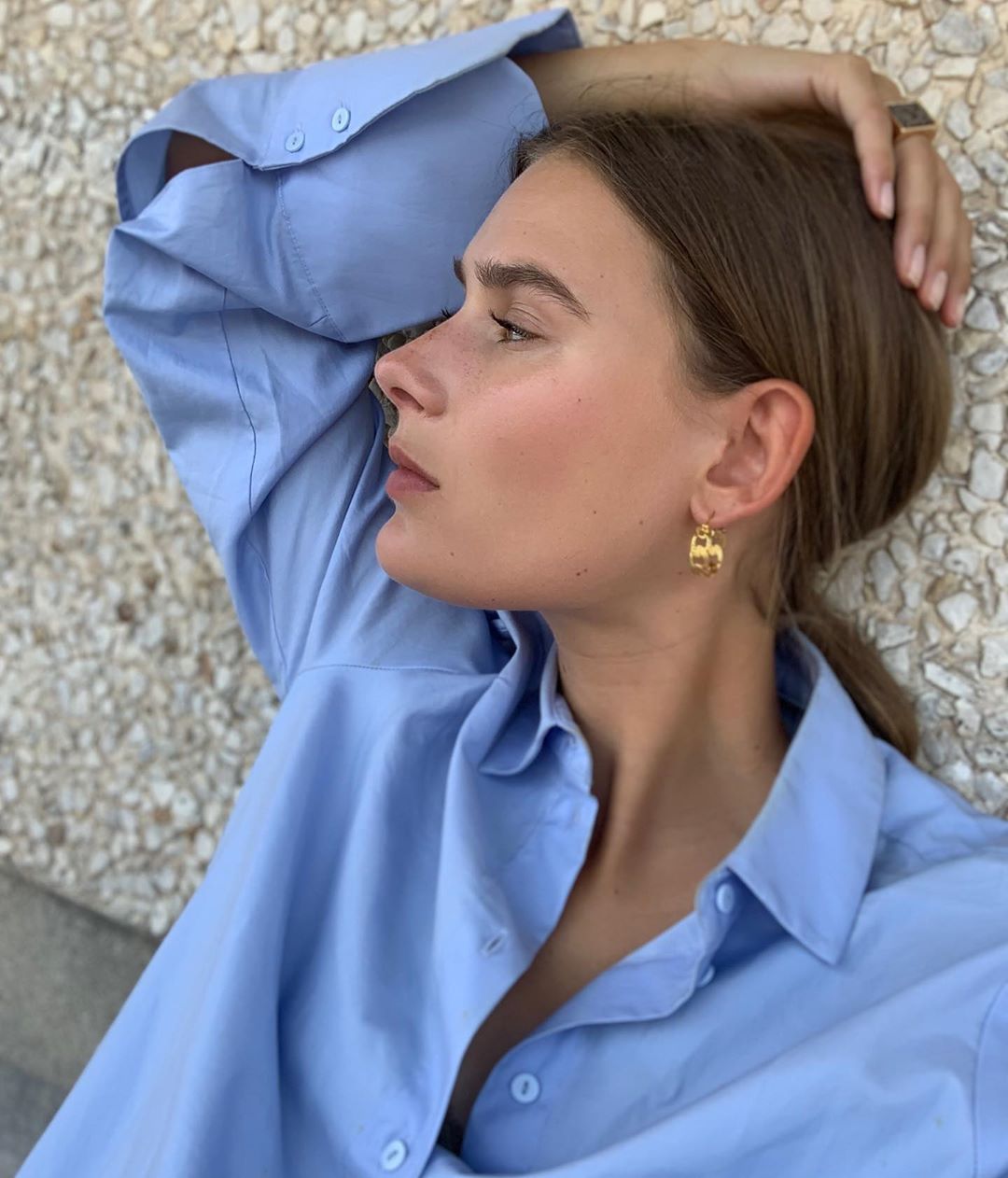 Easy Outfit Ideas — Hoop Earrings and Blue Button-Down Shirt
