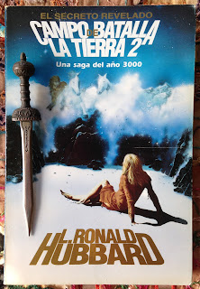 Portada del libro Campo de batalla: la Tierra. El secreto revelado, de L. Ron Hubbard