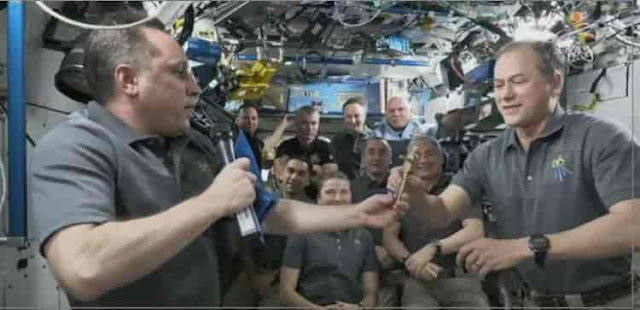Command of the ISS handed over to an American astronaut