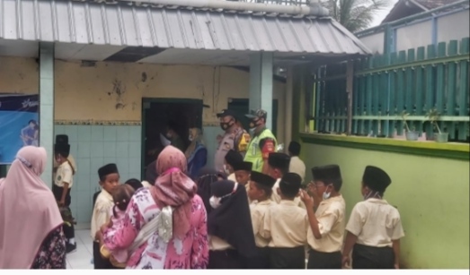 Babinsa Desa Jetak Dampingi( PKKM)Penilaian Kinerja Kepala Madrasah