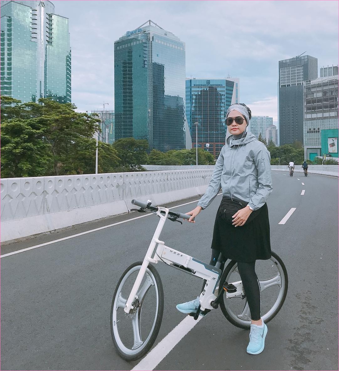  Untuk kau yang masih bingun dalam menentukan pasangan busana Outfit dan baju yang pas lengk 38 Trend Baju Model Hijab Casual Untuk Olahraga Gaya Selebgram 2018