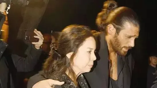Can Yaman Faces Media Scrutiny Again – Issues Statement Following Confrontation with Reporters