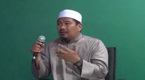 Mais gantung sementara tauliah Ahmad DusukiKerana 