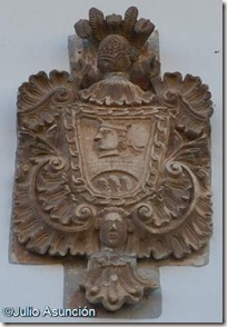 Mañeru - Escudo roncalés 2